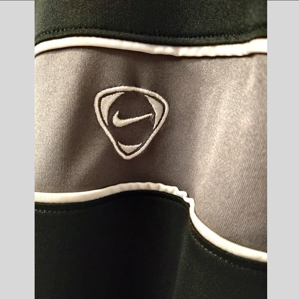 Men'sย NIKE ShortโSleeve Black & Gray Shirt.โMy - Picture 2 of 11